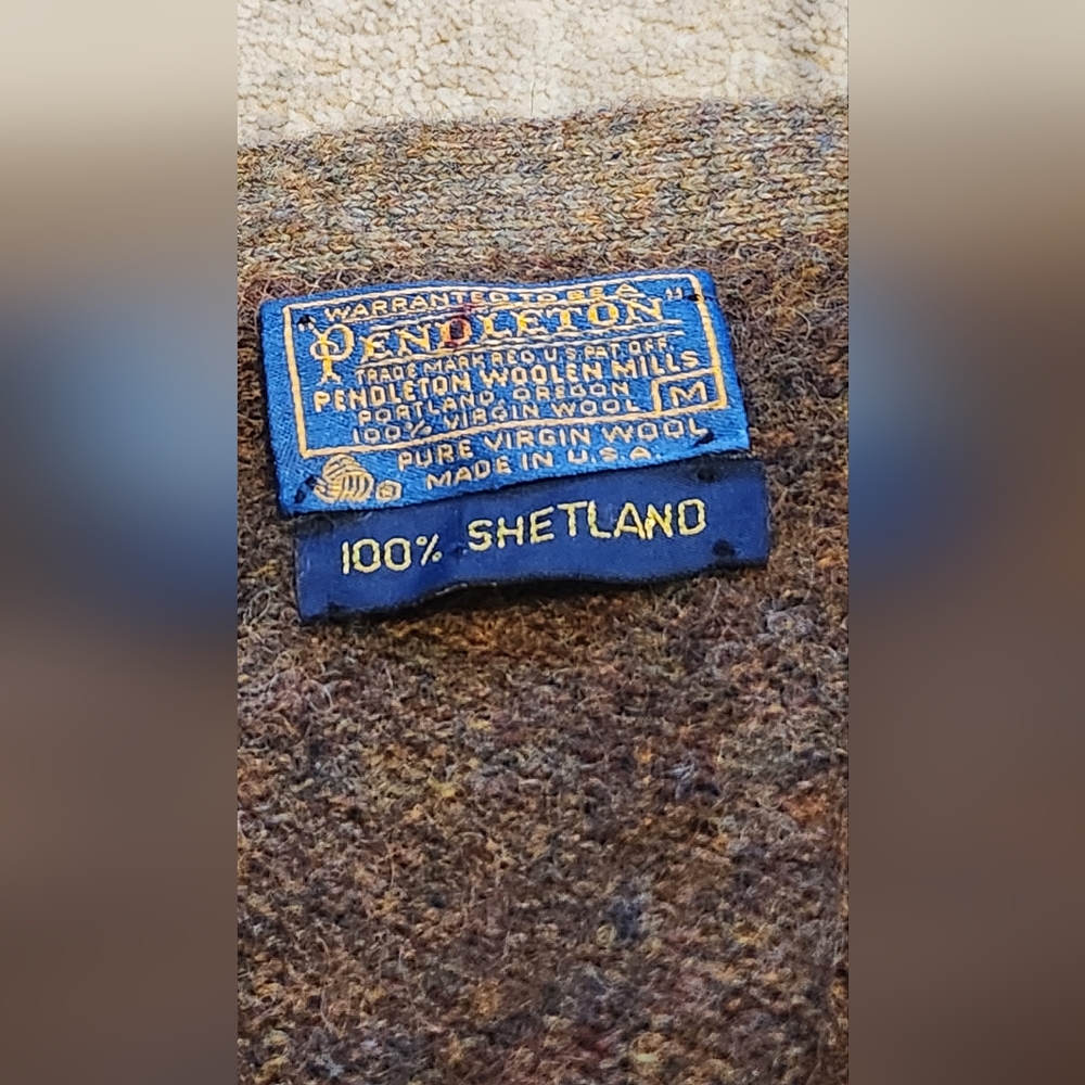 Pendleton Shetland Button Up Vest. Brown. Size Medium. PLZ READ - Picture 3 of 5